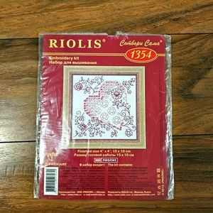 4 in square HEART Embroidery Kit